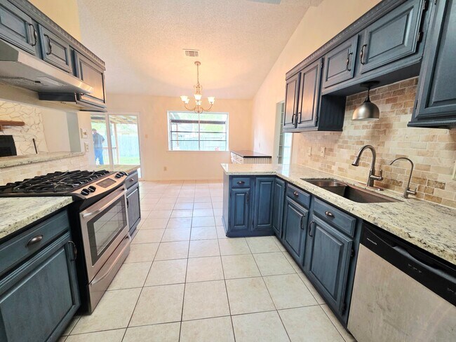 Building Photo - 3218 Glade Springs Dr