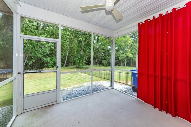 Building Photo - 7722 Park Gate Dr