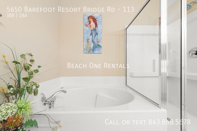 Building Photo - 5650 Barefoot Resort Bridge Rd