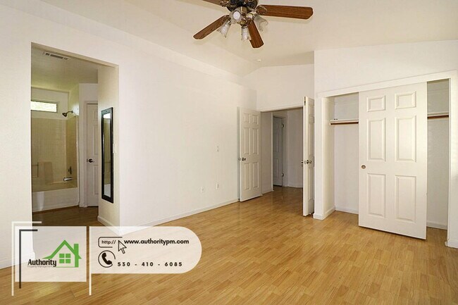 Building Photo - 2151 Hemingway St
