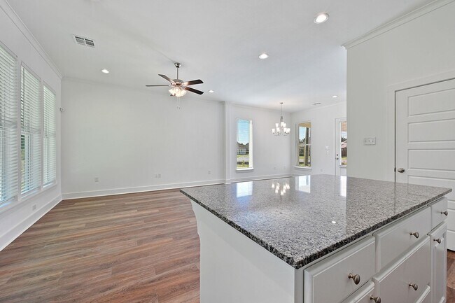 Building Photo - Must see Community near LSU!
