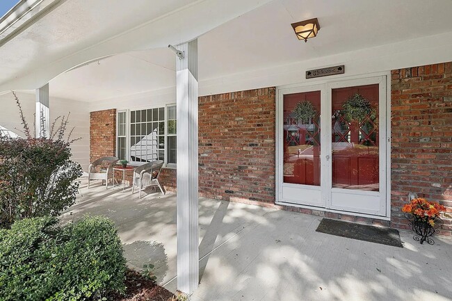 Building Photo - 15 Van Wyck Dr