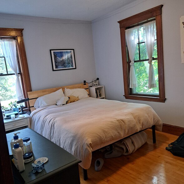 Building Photo - 56 Vinal Ave