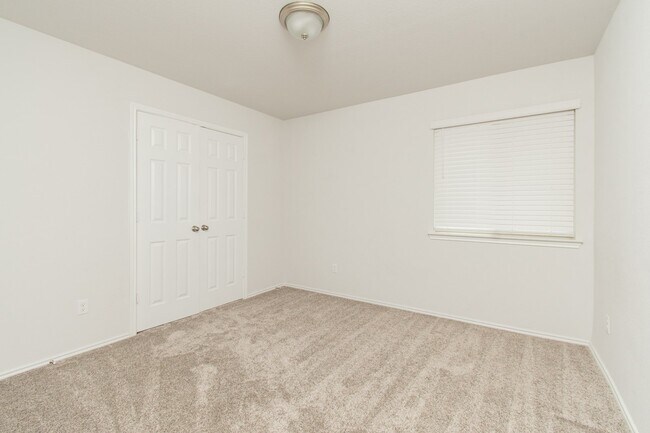 Building Photo - 9019 Stonehollow