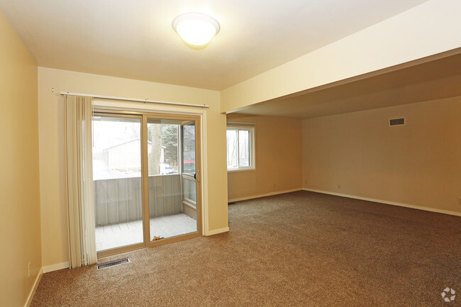 1BR, 1BA - Updated - Dining Room - Carriage Hill Apartments