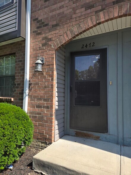 Primary Photo - 2472 Carolina Ave