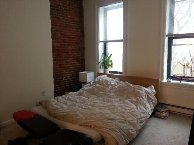 Building Photo - 23 Cortes St