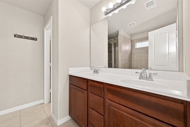 Building Photo - 19662 Little Pine Ln