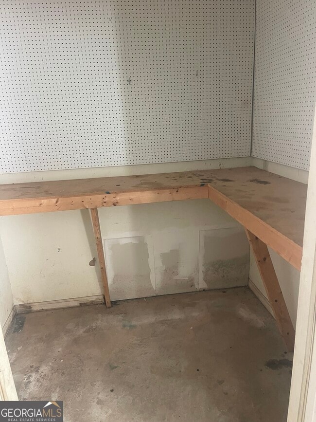 Building Photo - 2611 Country Trace SE