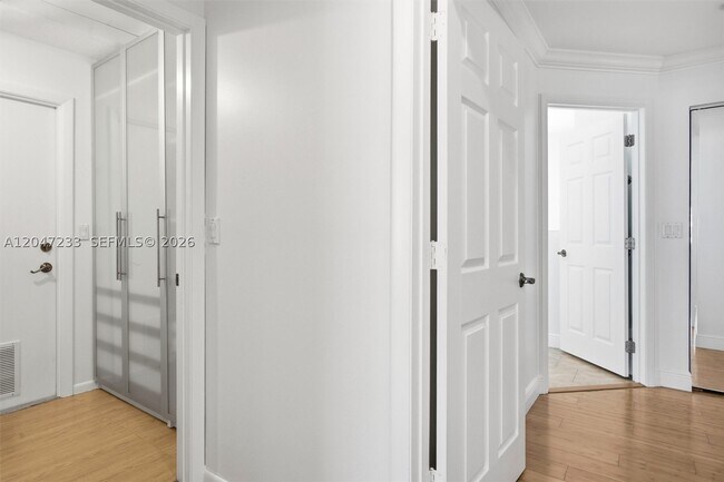 Building Photo - 411 Bermuda Springs Dr