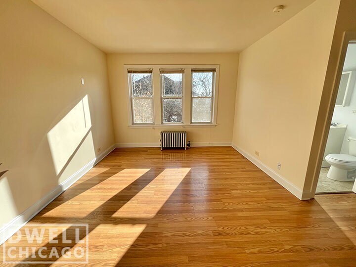 Primary Photo - 2606 N Kimball Ave