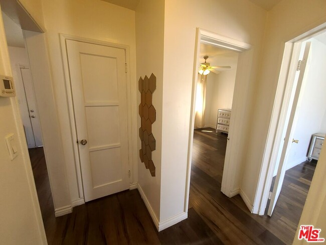 Building Photo - 18133 Lull St