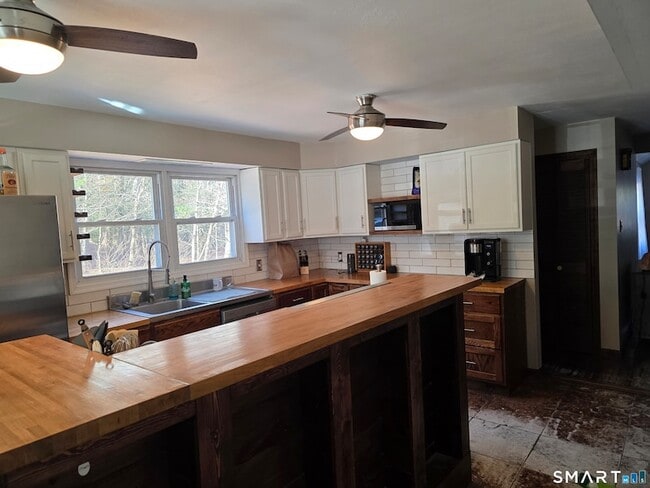 Building Photo - 61 N Shore Rd