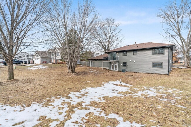 Building Photo - "Charming 4-Bedroom Home with Granite Elegance in Lino Lakes – 2584 Sq Ft of Comfort!"