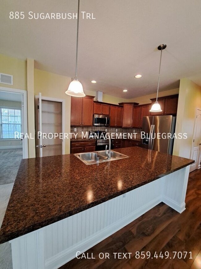 Building Photo - 885 Sugarbush Trail