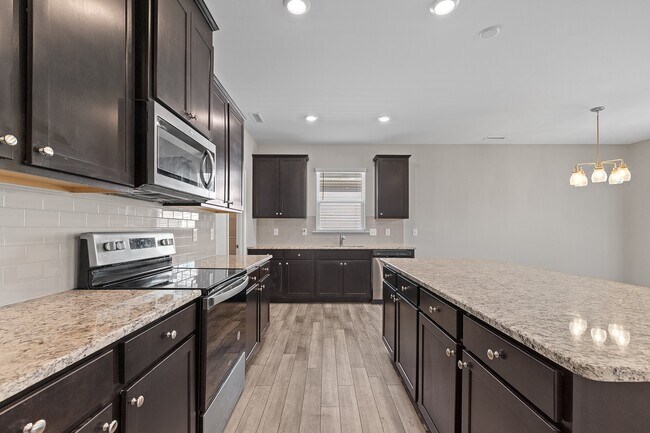 Building Photo - 138 Willow Grove Ln