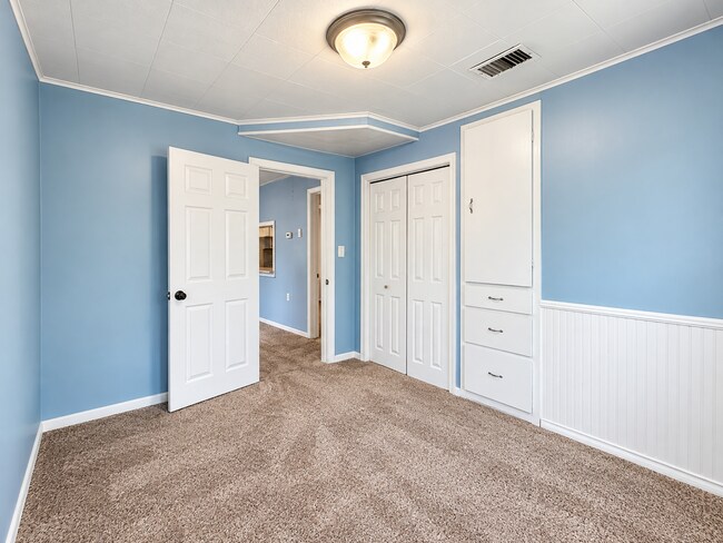 Building Photo - 6030 Cotter Ave