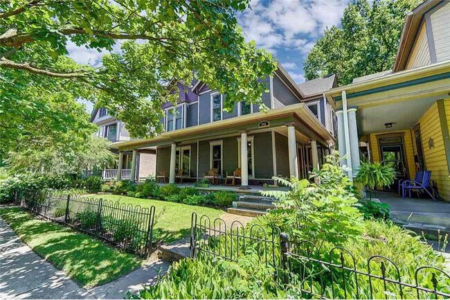 Building Photo - 342 Park Dr