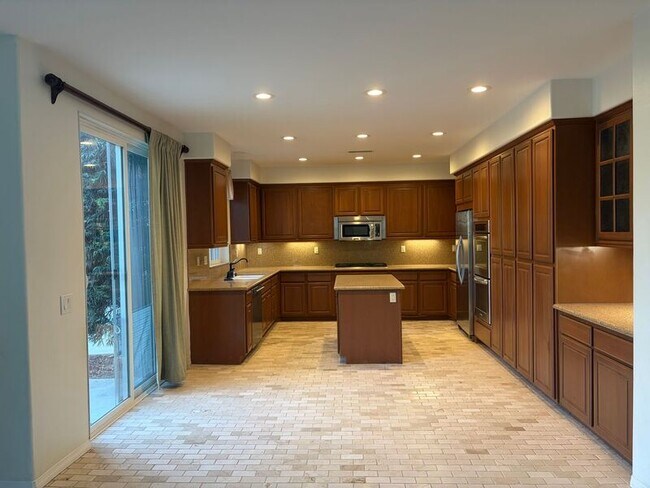 Building Photo - 46172 Pinon Pine Way