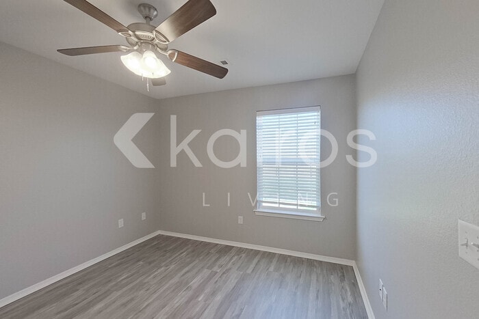 Building Photo - 5002 Thomas St