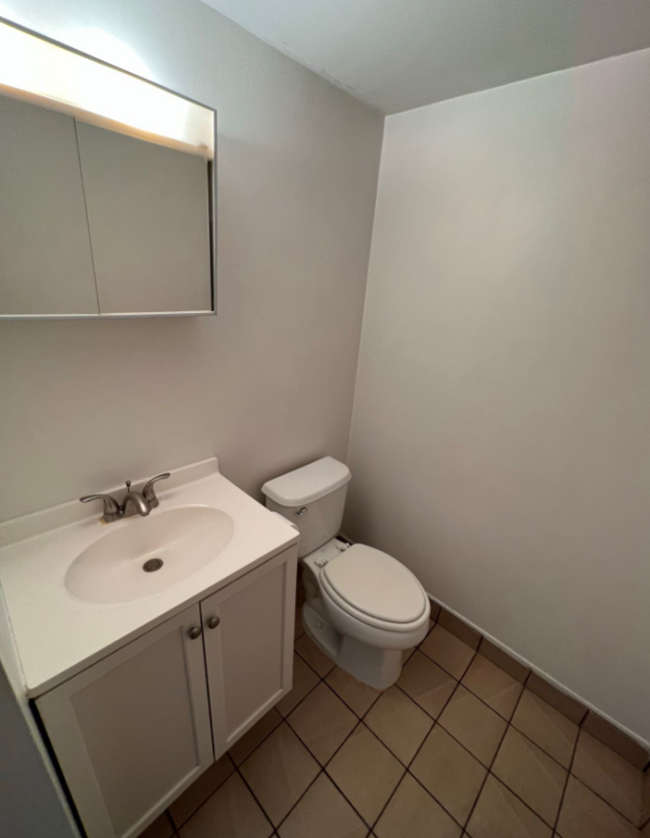 Half bath - 126 Marginal St