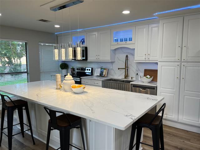 Building Photo - 4313 Kenwood Dr