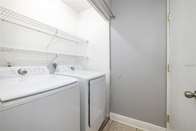 Building Photo - 6211 Oak Cluster Cir