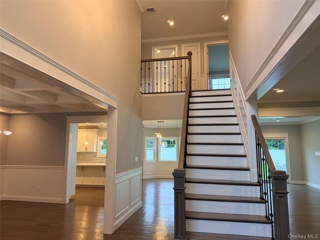 Building Photo - 28 Fern Dr E