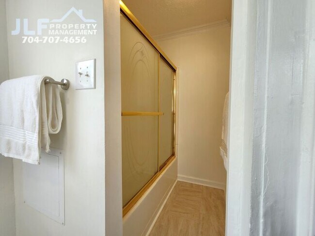 Building Photo - COMING SOON- Remodeled 2 Bed/1 Bath Home in Peaceful Salisbury!