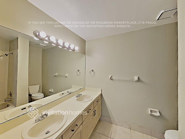 Building Photo - 10515 Plainview Cir