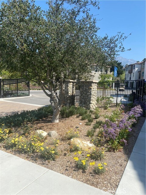 Building Photo - 8491 Gabrielino Ct