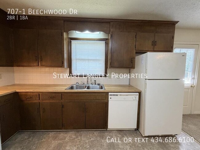 Building Photo - 707 Beechwood Dr