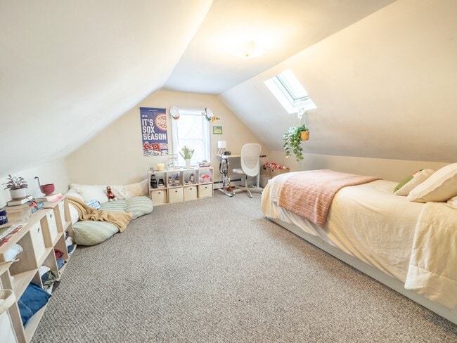 Building Photo - 123 Willow St