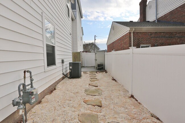 Building Photo - 3-Bedroom Condo 1/2 Mile from Oceanfront! Stainless Steel Appliances - Granite Counter Tops - All...