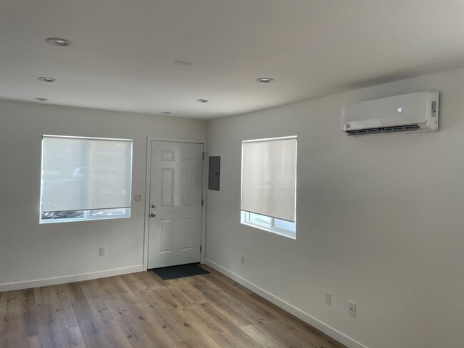 Building Photo - 5550 Sierra Vista Ave