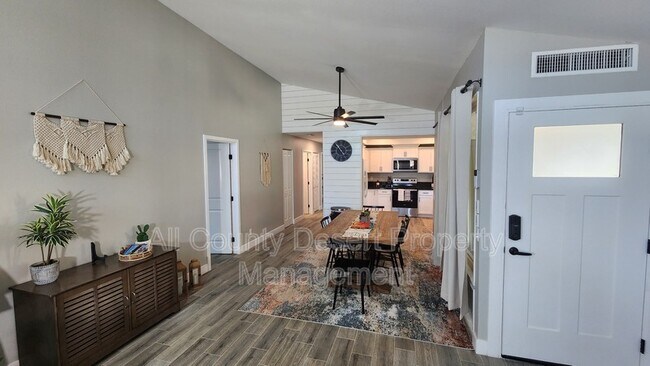 Building Photo - 82190 Waring Way