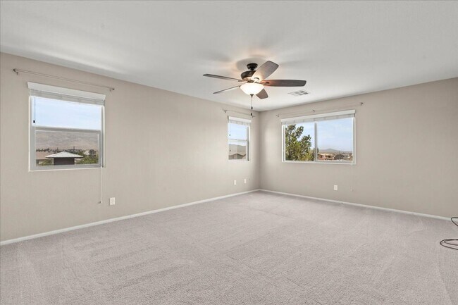 Building Photo - North Las Vegas Beauty – Roomy, Stylish, a...