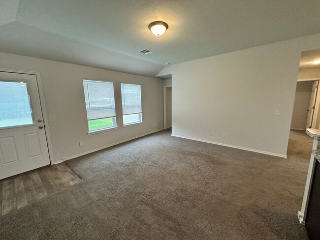 Building Photo - 3 Bed, 2 Bath Home for Rent in Yukon