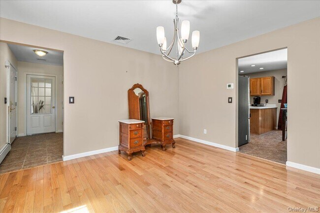 Building Photo - 70 Orchard Crest Dr