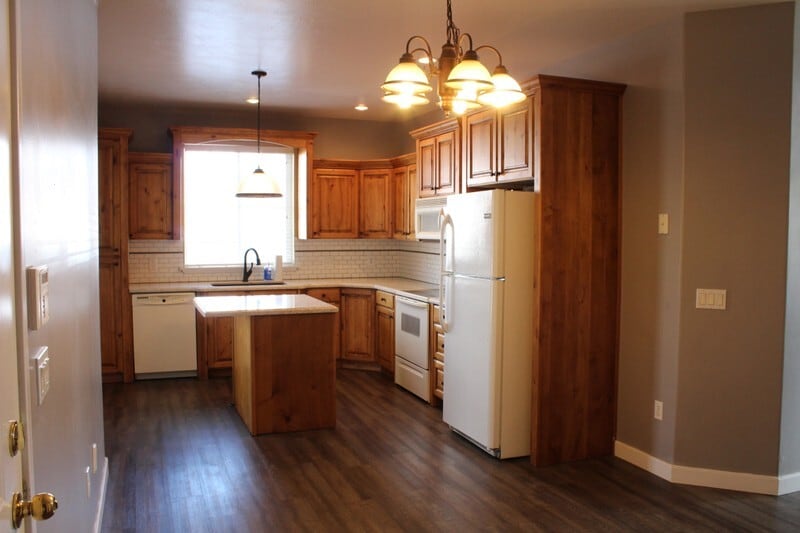 Building Photo - 1010 N 130 W
