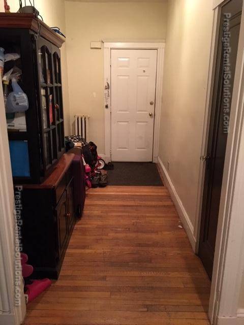 Building Photo - 1140 River St