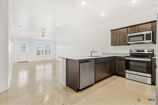 Building Photo - 1242 Lehmann Dr