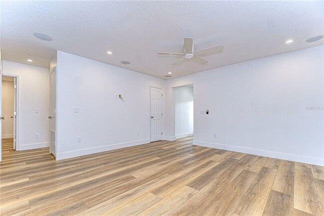 Building Photo - 1205 W Hollywood St