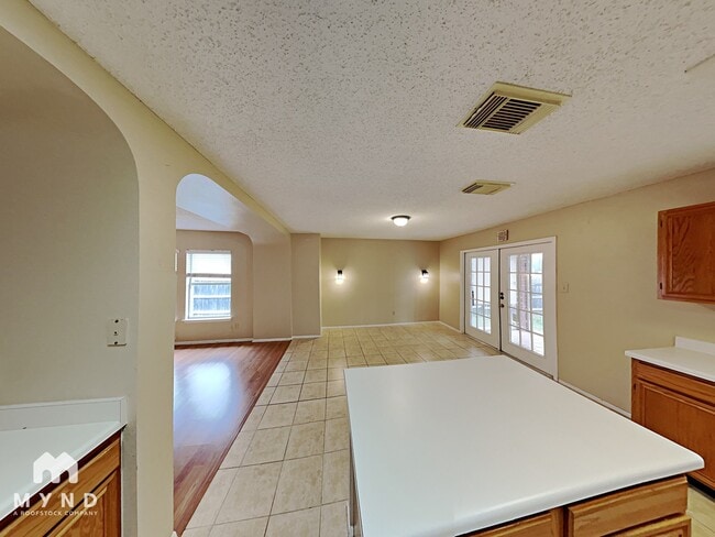 Building Photo - 21638 Longwood