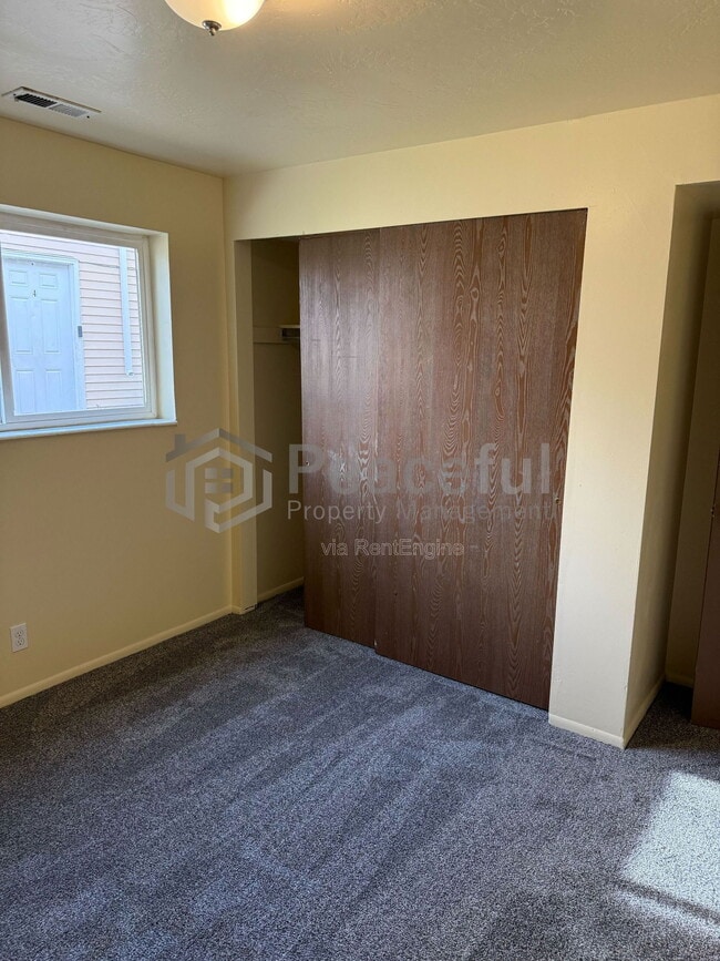 Building Photo - 4693 S Arlington Park Dr