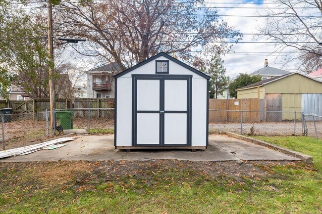 Building Photo - 2910 Fendall Ave