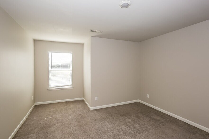 Building Photo - 6511 Rumple Rd