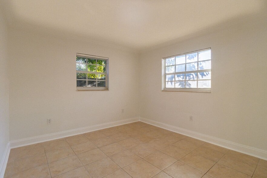 Building Photo - 1518 NW 65th St