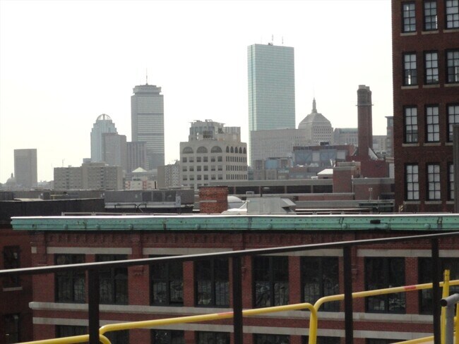 Building Photo - 319 A St