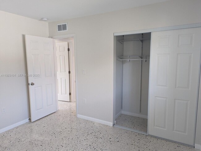 Building Photo - 3556 SW 13th Terrace